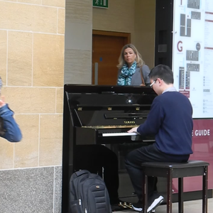 表妺用白丝脚帮我脚交网站
